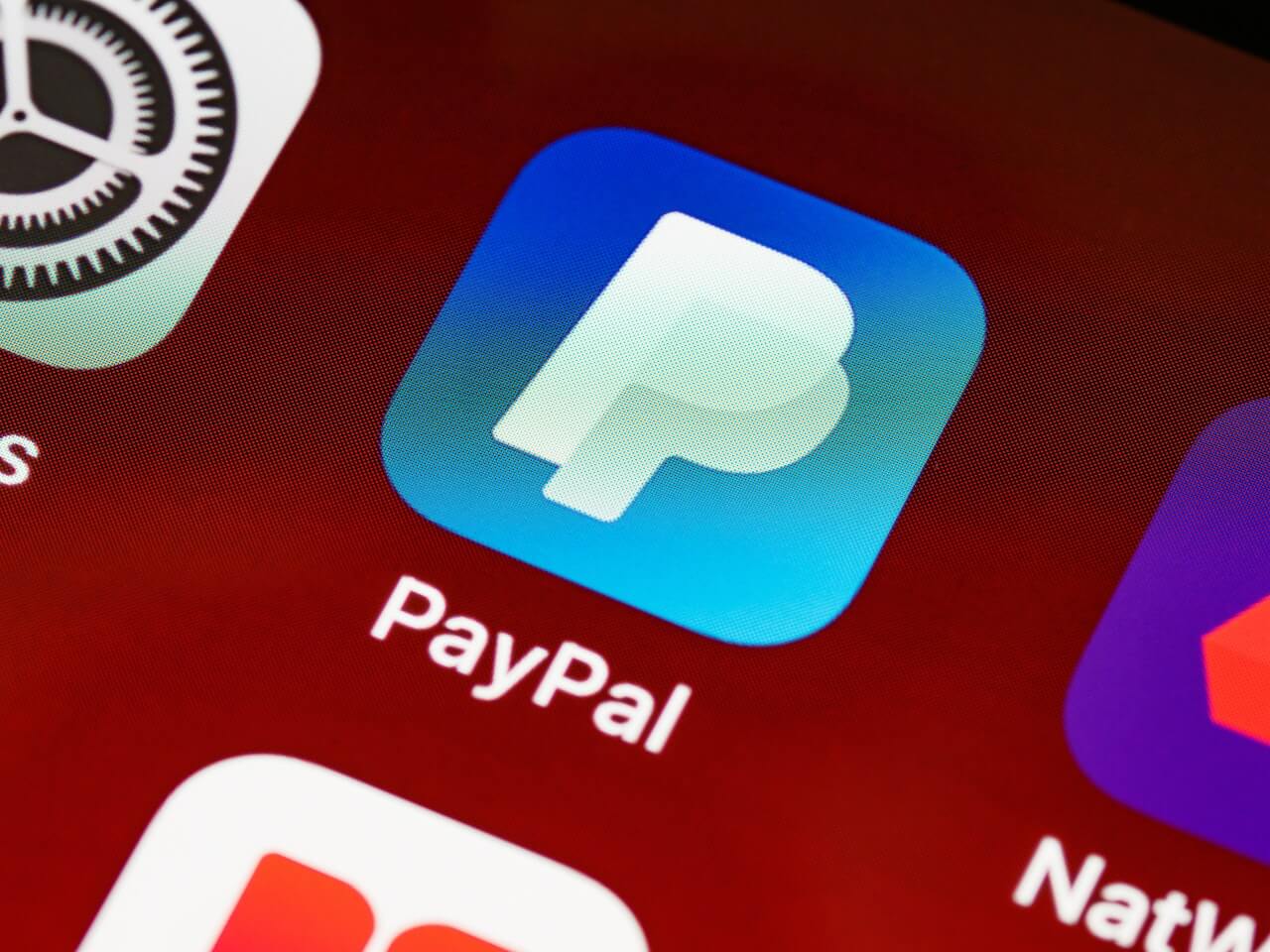 Betcris le abre la puerta a PayPal en México